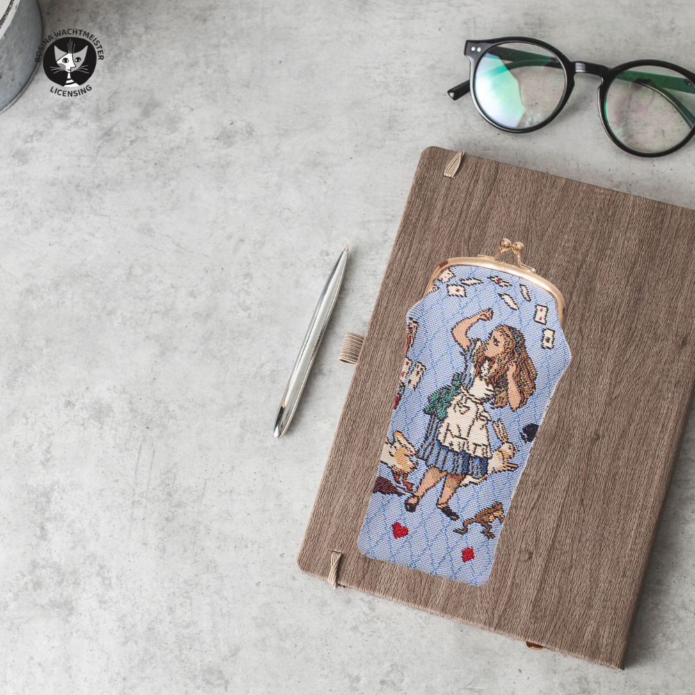 Alice in Wonderland Nothing but Cards - Glasses Pouch-4
